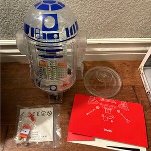 Star Wars Little Bits Droid Inventor Kit R2-D2. Already put together no box